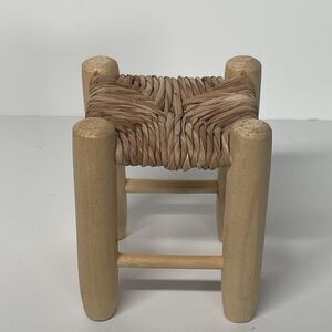 VINTAGE WOOD WOVEN RUSH RATTAN DOLL DOLLHOUSE Stool Plantstand 3.5‎ X 3